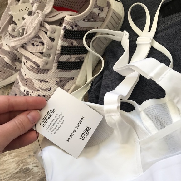 NWT WHITE VS SPORT’S BRA! - Picture 5 of 5